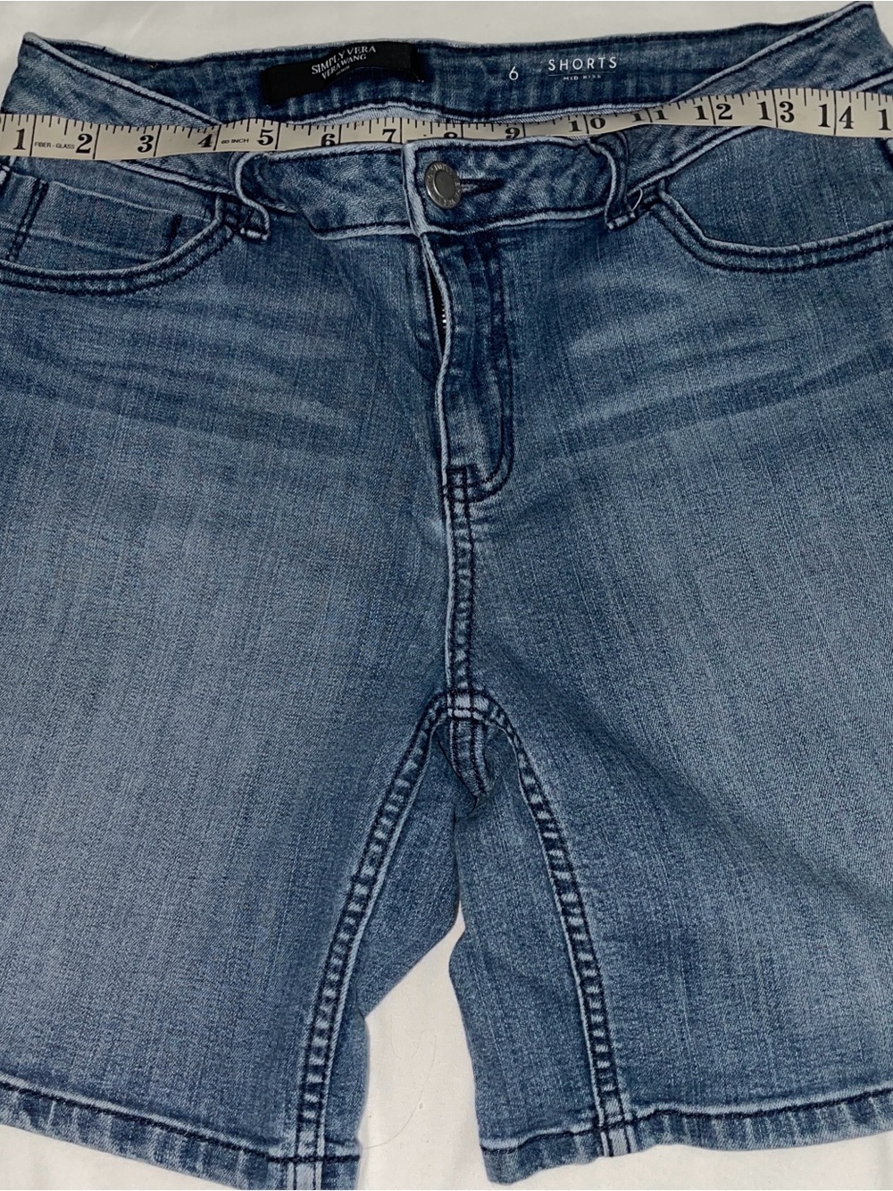 VERA WANG Simply Vera Women's Stretch Denim Shorts Sz 6 SKU: 0825-36